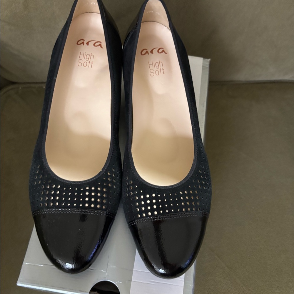 Ara Nonie 3 Pump Patent/ Kid Suede Black women shoes US Size 9, EU 40, UK 6,5
